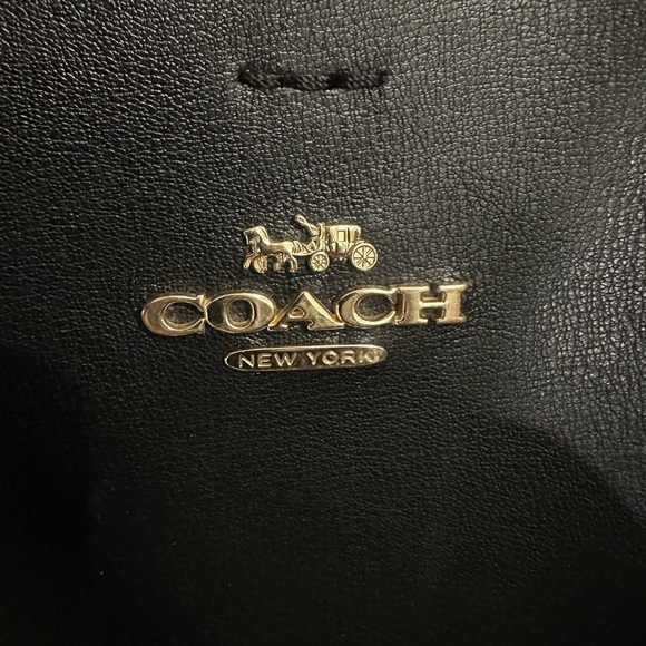 Pre-owned large Coach purse. - Picture 7 of 7